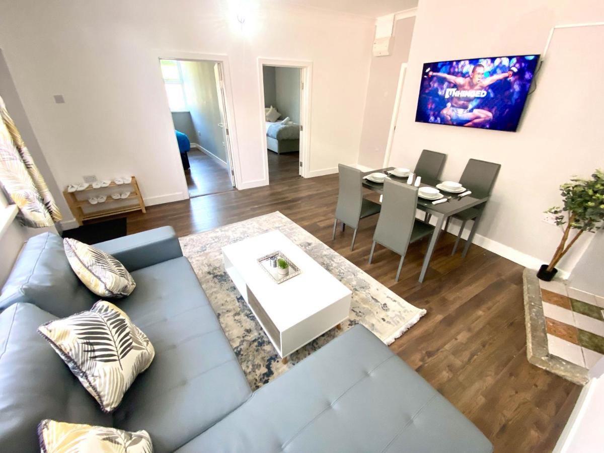 2 Bed Town Centre Nr Theatre Free Park Wi-Fi & Garden Lägenhet Aylesbury  Exteriör bild